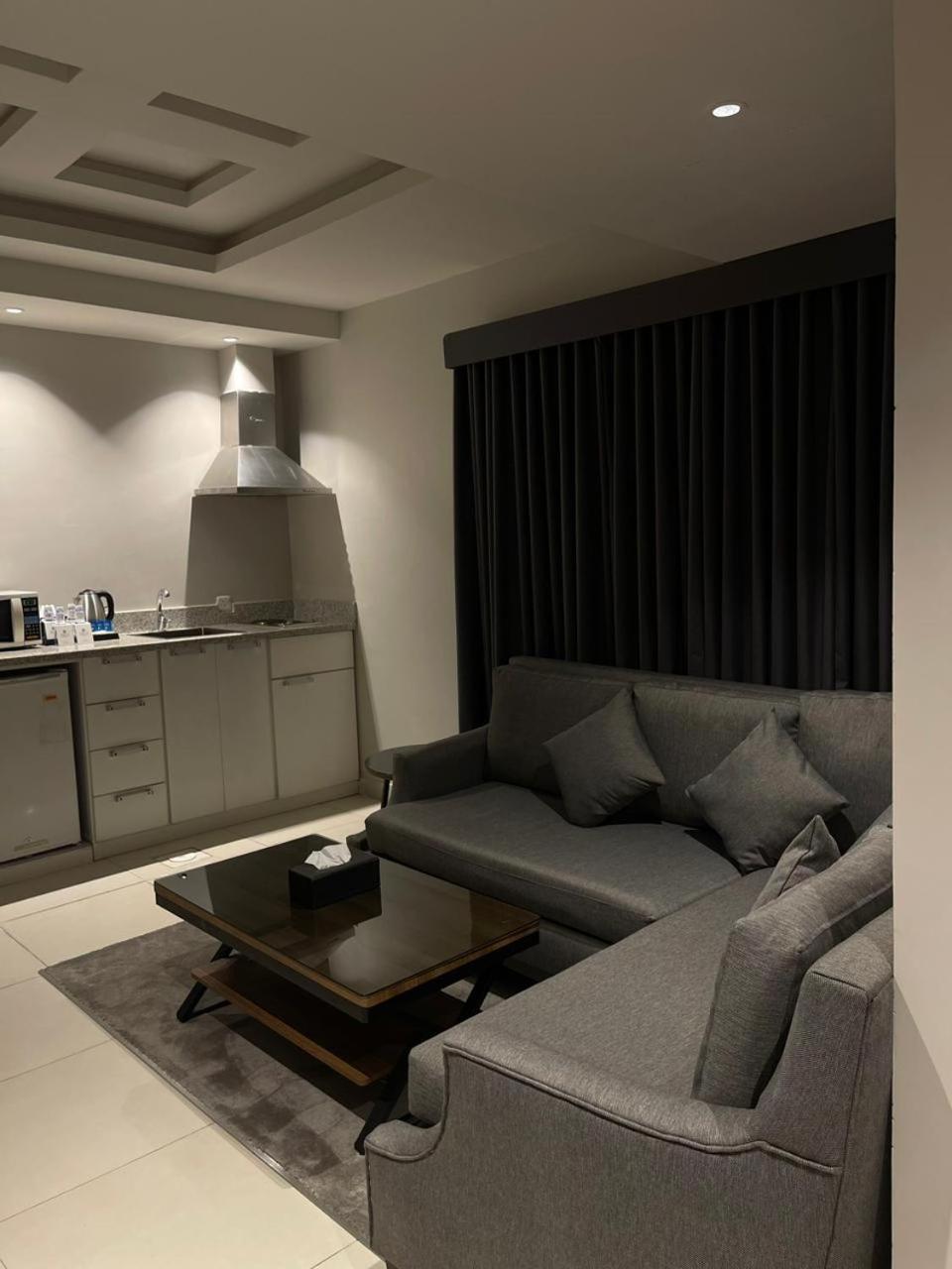 Land Walk Al Aqiq Aparthotel Riyadh Ngoại thất bức ảnh